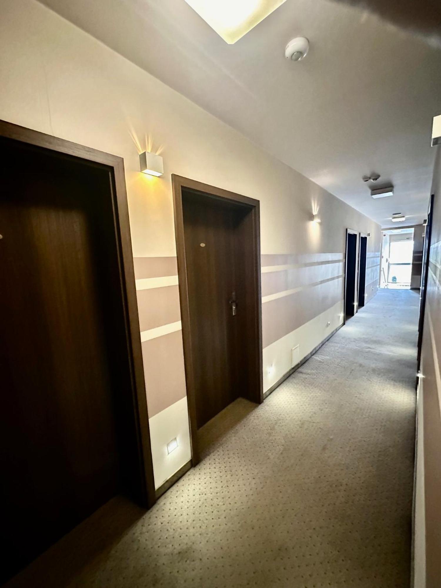 Hotel Pod Debami Острув-Велькопольски Экстерьер фото